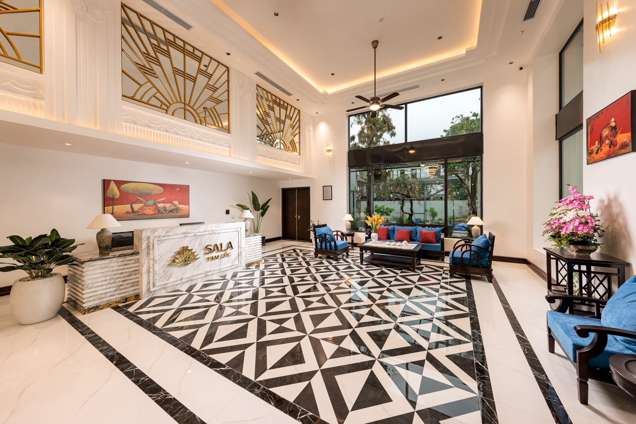 24/7 Lobby Lounge